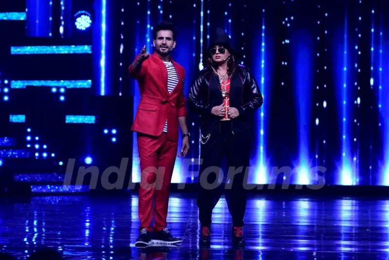 Hosts on the show Nach Baliye 8- Karan Tacker and Upasana Singh