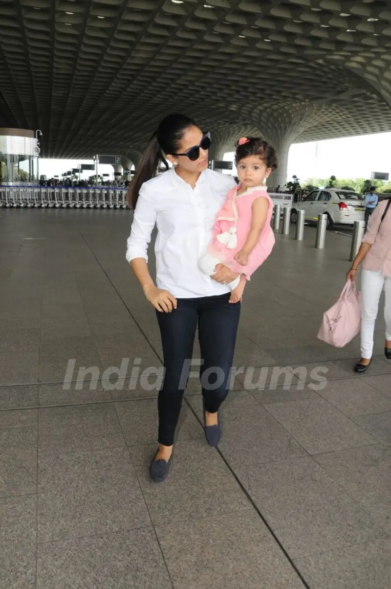 Misha Kapoor's looks super cute