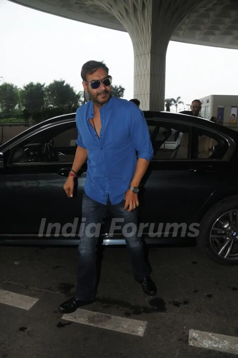 GOLMAAL AGAIN Team off to Delhi