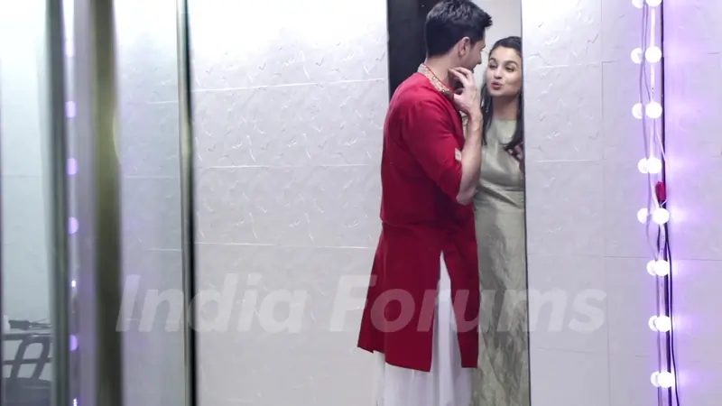 Alia Bhatt - Sidharth Malhotra caught in a candid conversation
