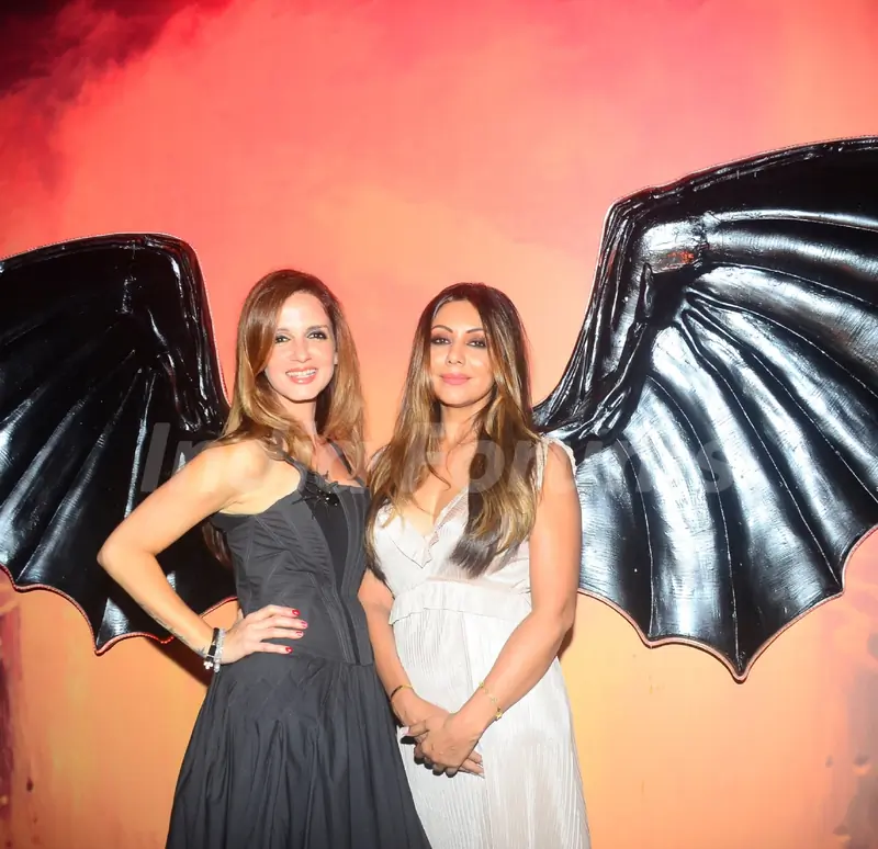 Gauri Khan with Suzanne Khan