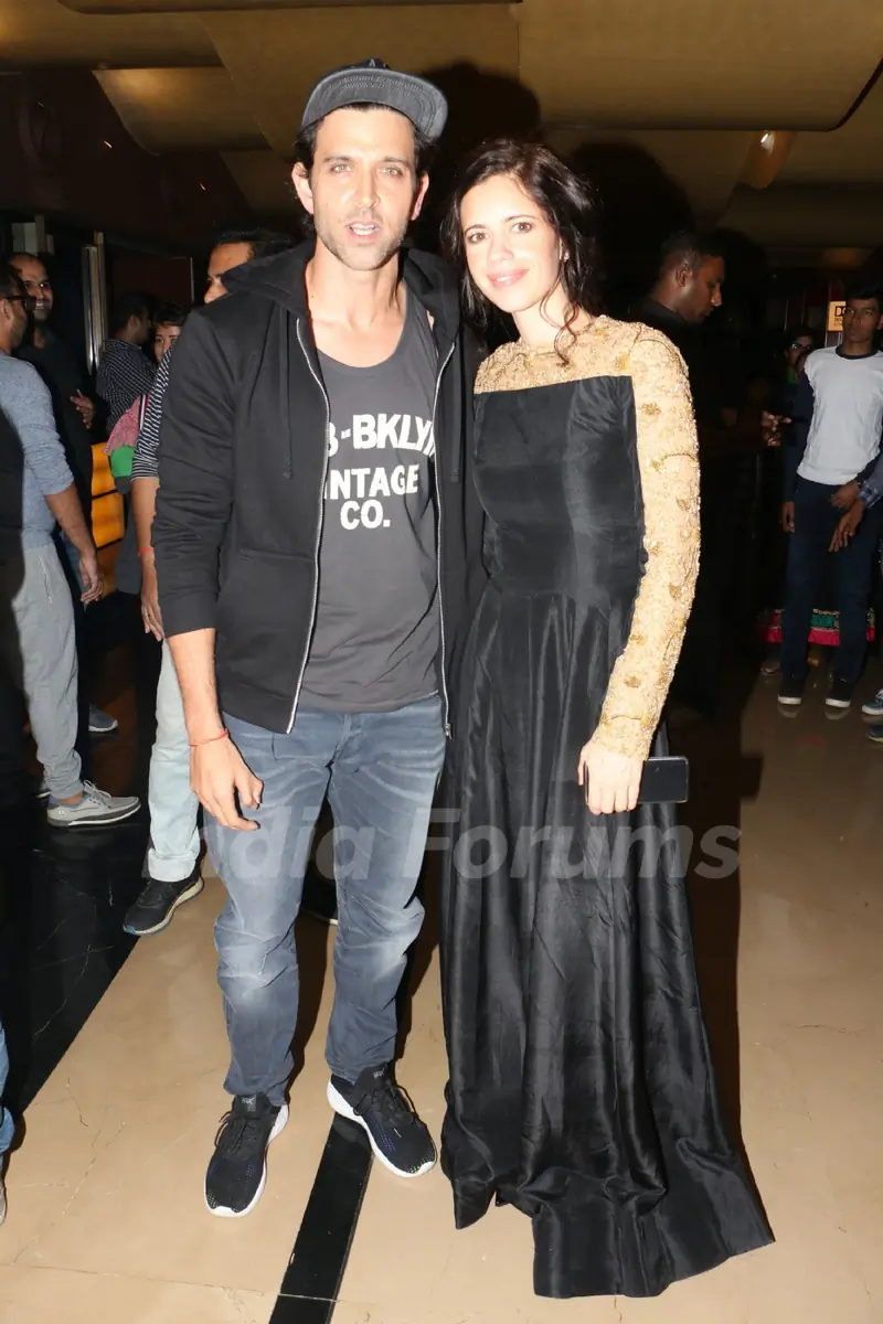 Hrithik - Kalki pose for the camera