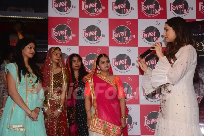 Deepika interacts with some Ghoomar dancers