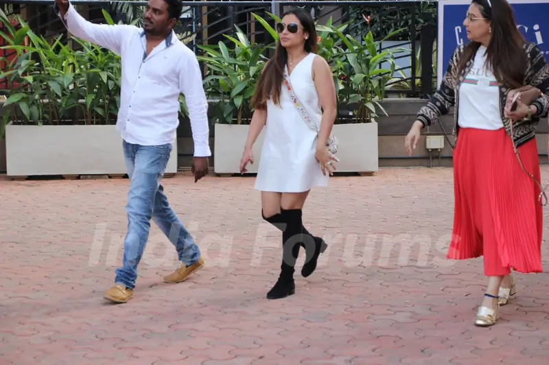 Rani Mukerji is giving us major Christmas vibes