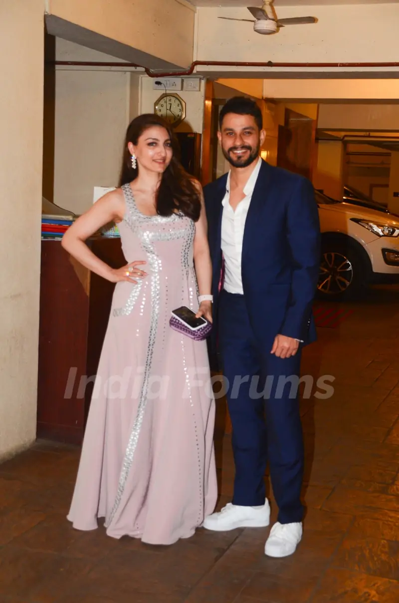 Christmas Party hosted by Saif and Kareena!