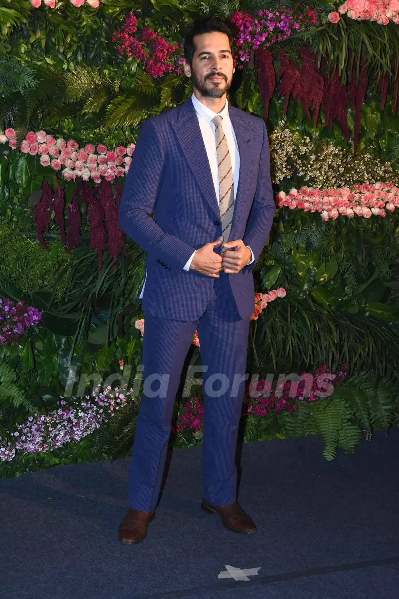 SRK, Priyanka, Ranbir, Katrina, Varun, Kriti and others at the Reception