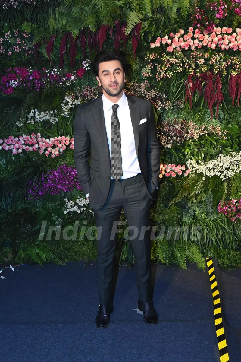 SRK, Priyanka, Ranbir, Katrina, Varun, Kriti and others at the Reception