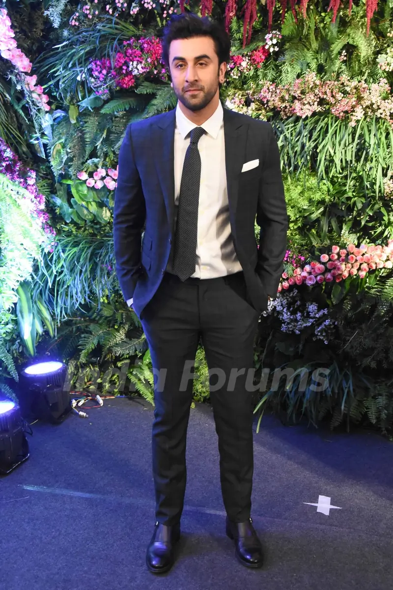 SRK, Priyanka, Ranbir, Katrina, Varun, Kriti and others at the Reception
