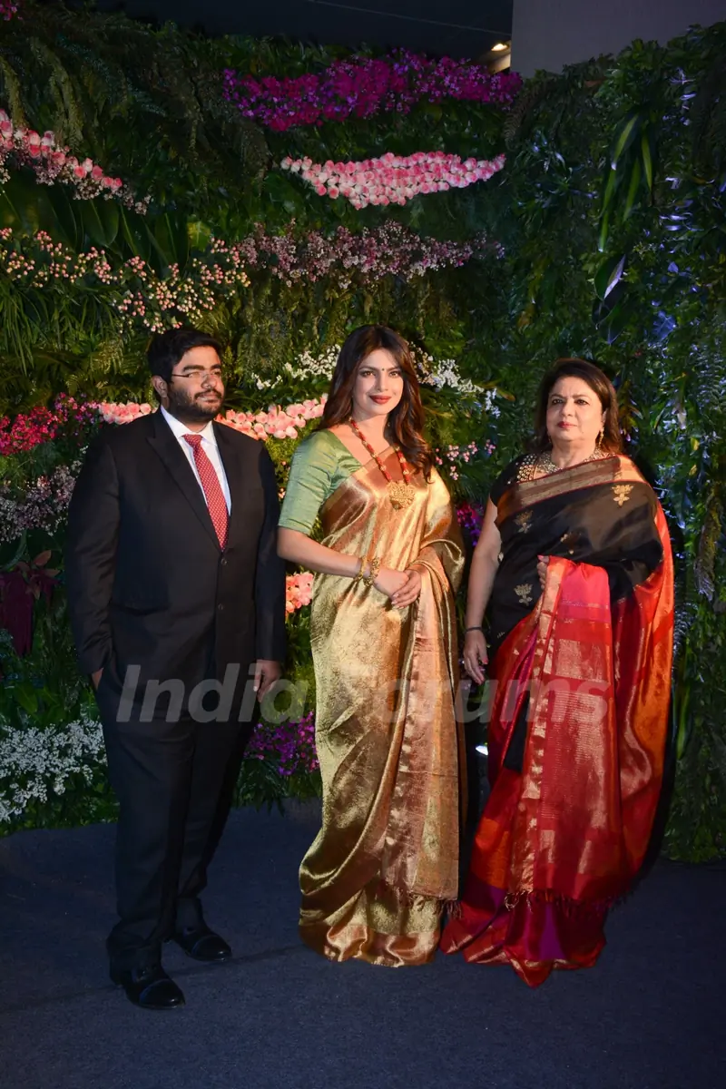 SRK, Priyanka, Ranbir, Katrina, Varun, Kriti and others at the Reception