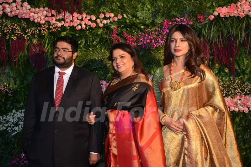SRK, Priyanka, Ranbir, Katrina, Varun, Kriti and others at the Reception
