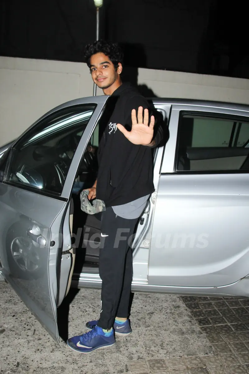 Ishaan Khattar waving at the media