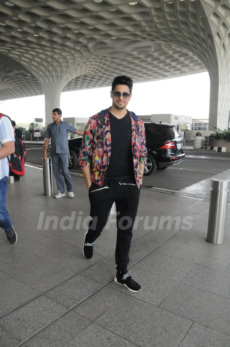 Saif Ali Khan and Sidharth Malhotra at the Airport
