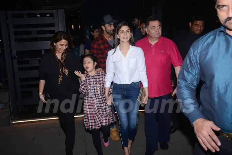 Ranbir Kapoor dines with his family