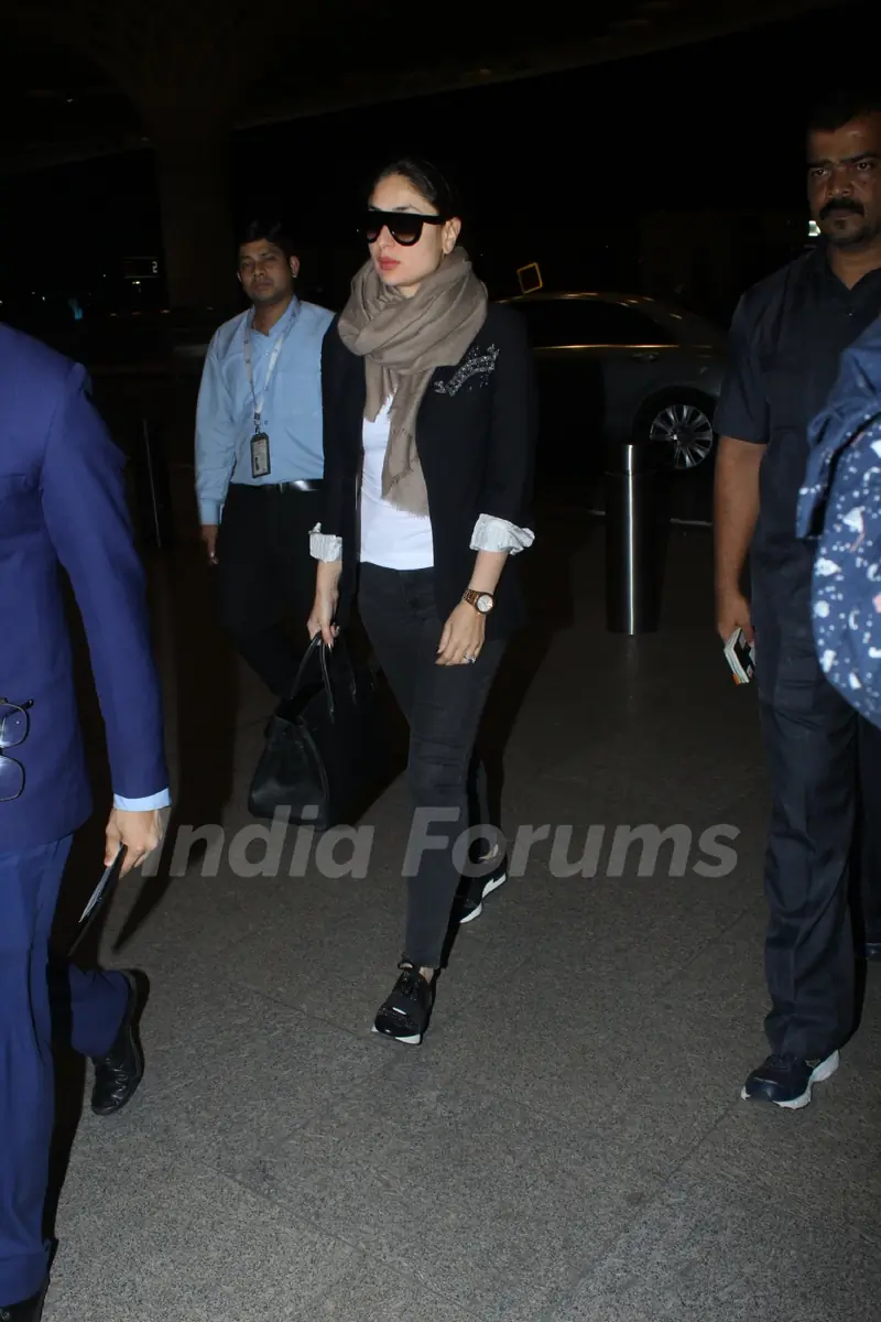 Kareena Kapoor, Kriti Sanon and Jackie Shroff at Airport
