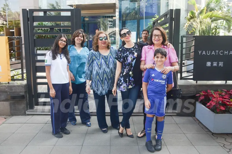 Karisma Kapoor's lunch with Family