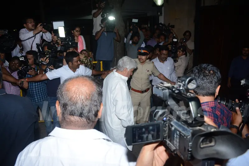 Bollywood Celeb's pay their condolences to the Kapoor Family