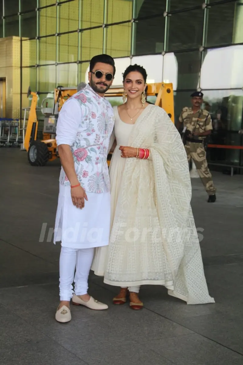 Ranveer- Deepika Leaving for Bangalore