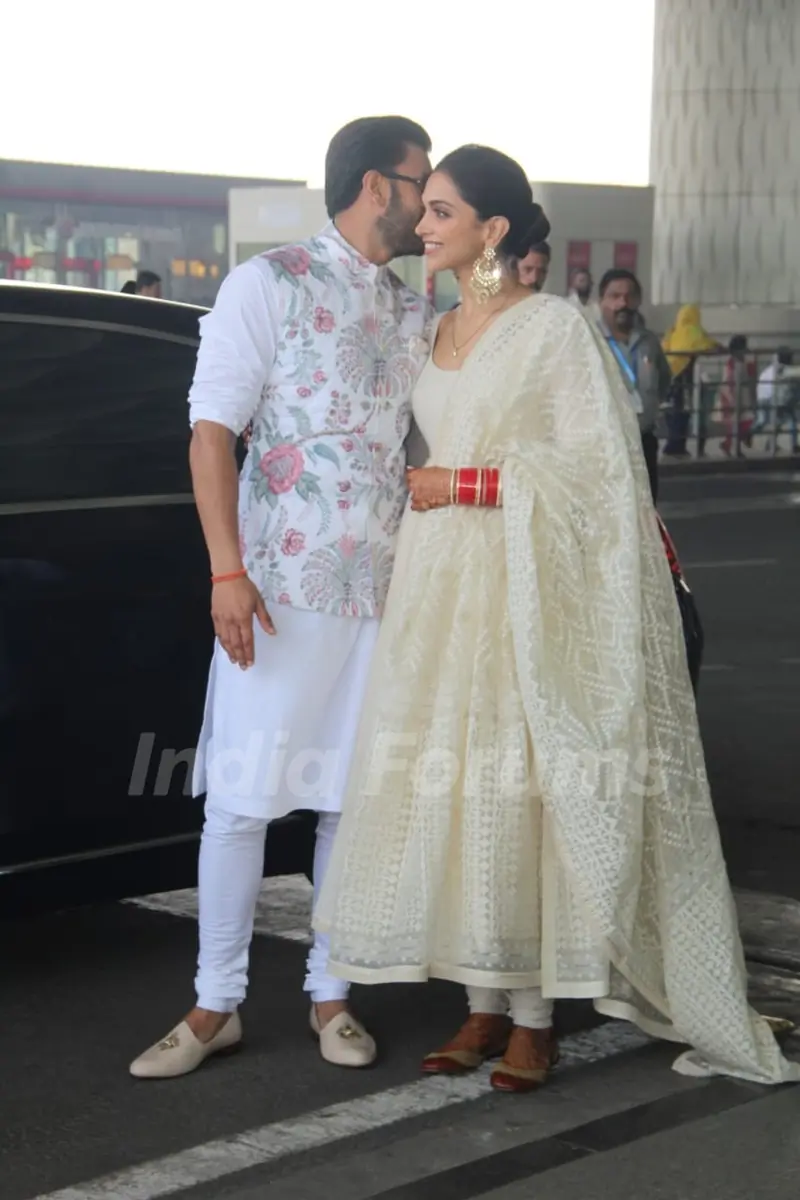 Ranveer- Deepika Leaving for Bangalore