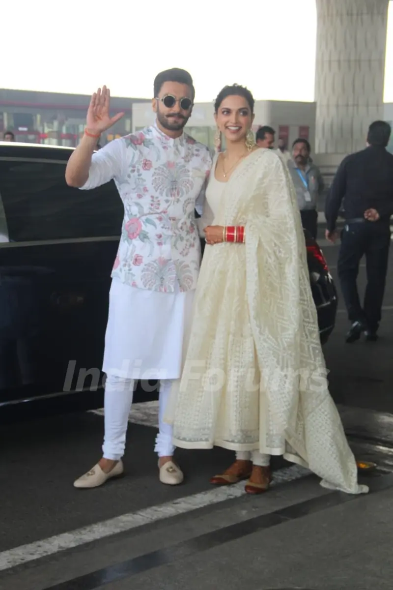 Ranveer- Deepika Leaving for Bangalore