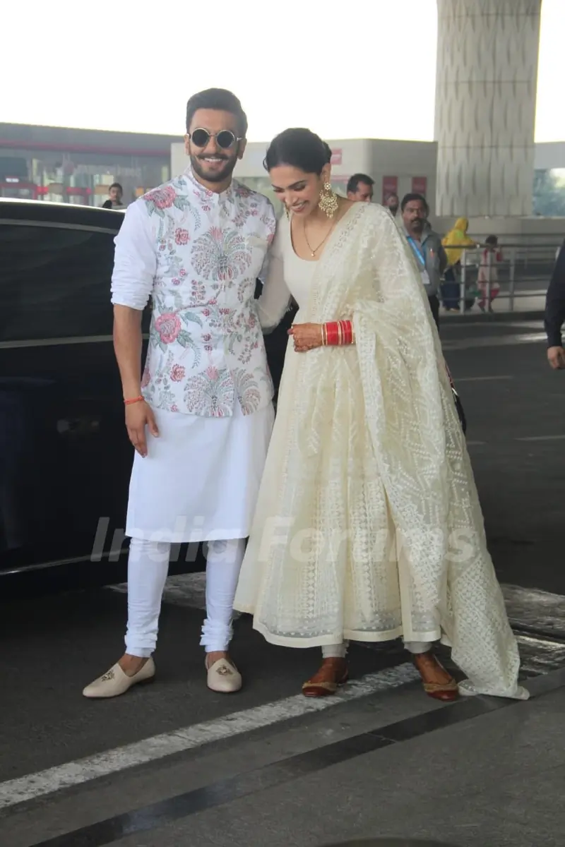 Ranveer- Deepika Leaving for Bangalore