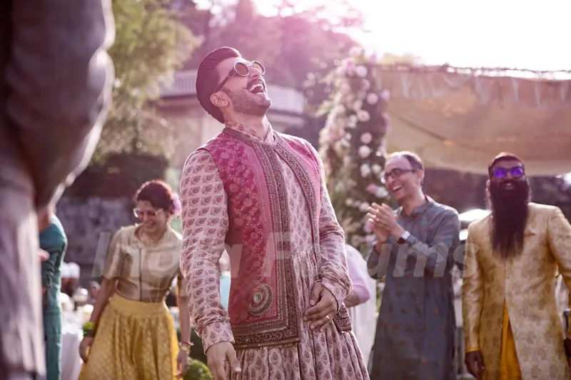 Ranveer Singh shaking a leg at Mehendi Ceremony