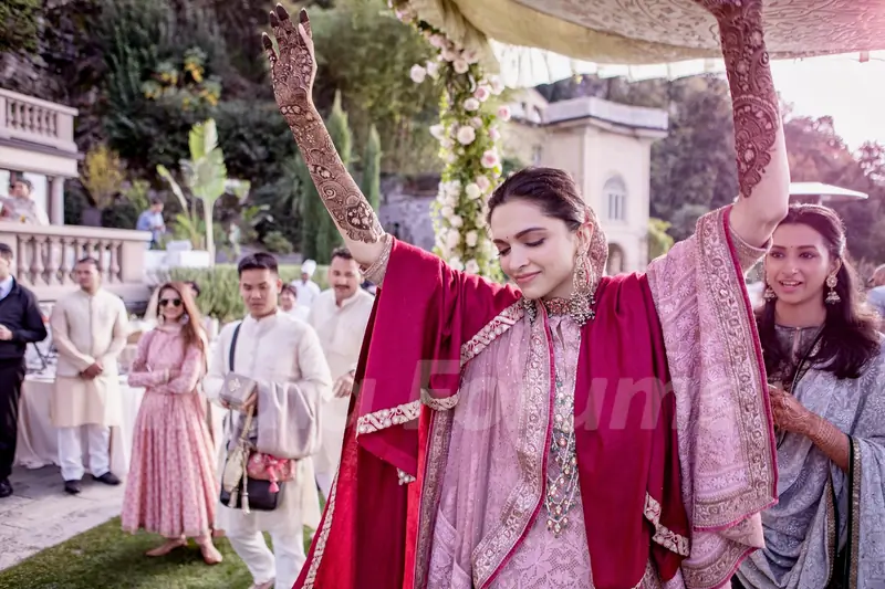 Deepika shows off her Mehendi at Lake Como