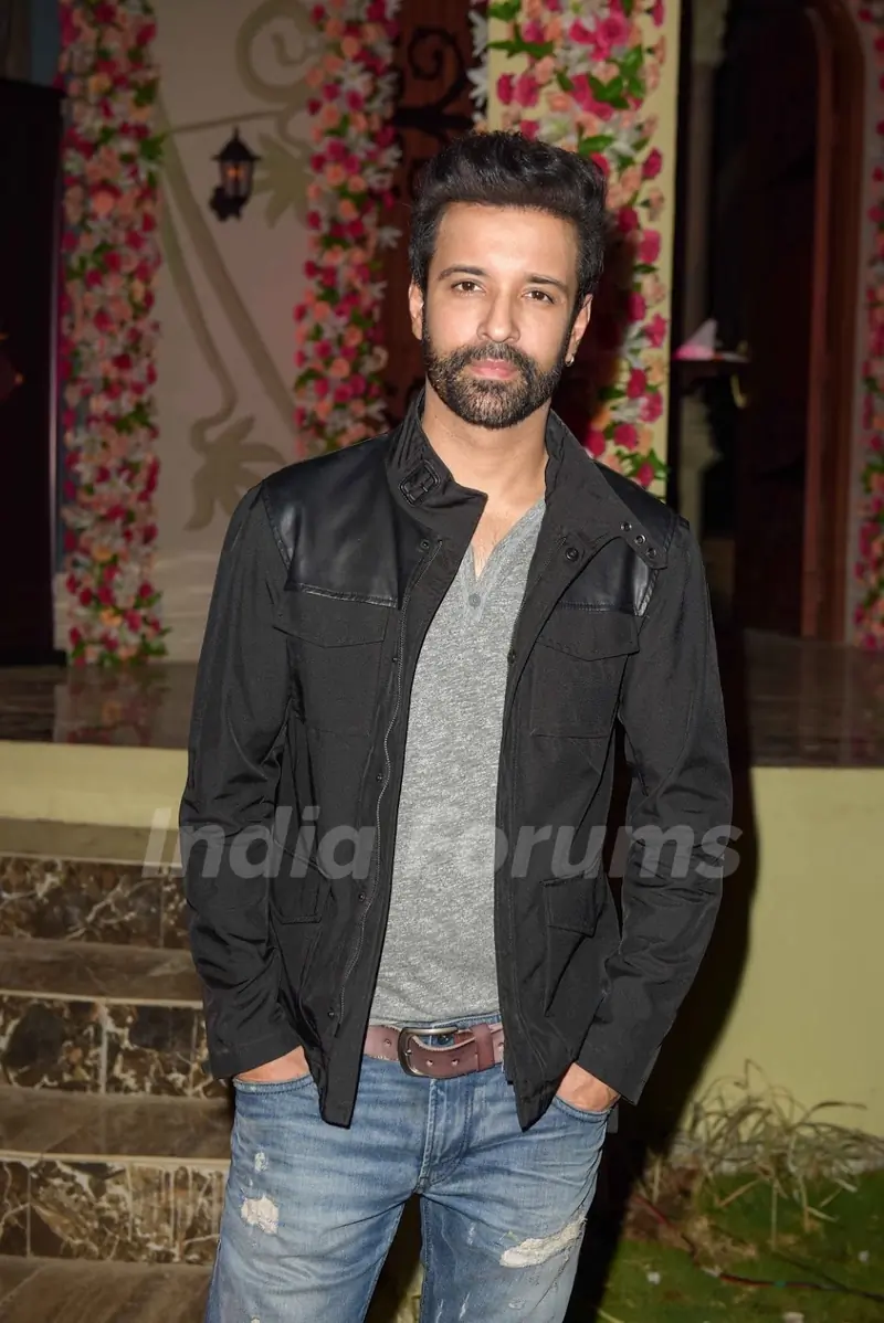 Aamir Ali at Siddharth Kumar Tewary show Tantra Launch Party