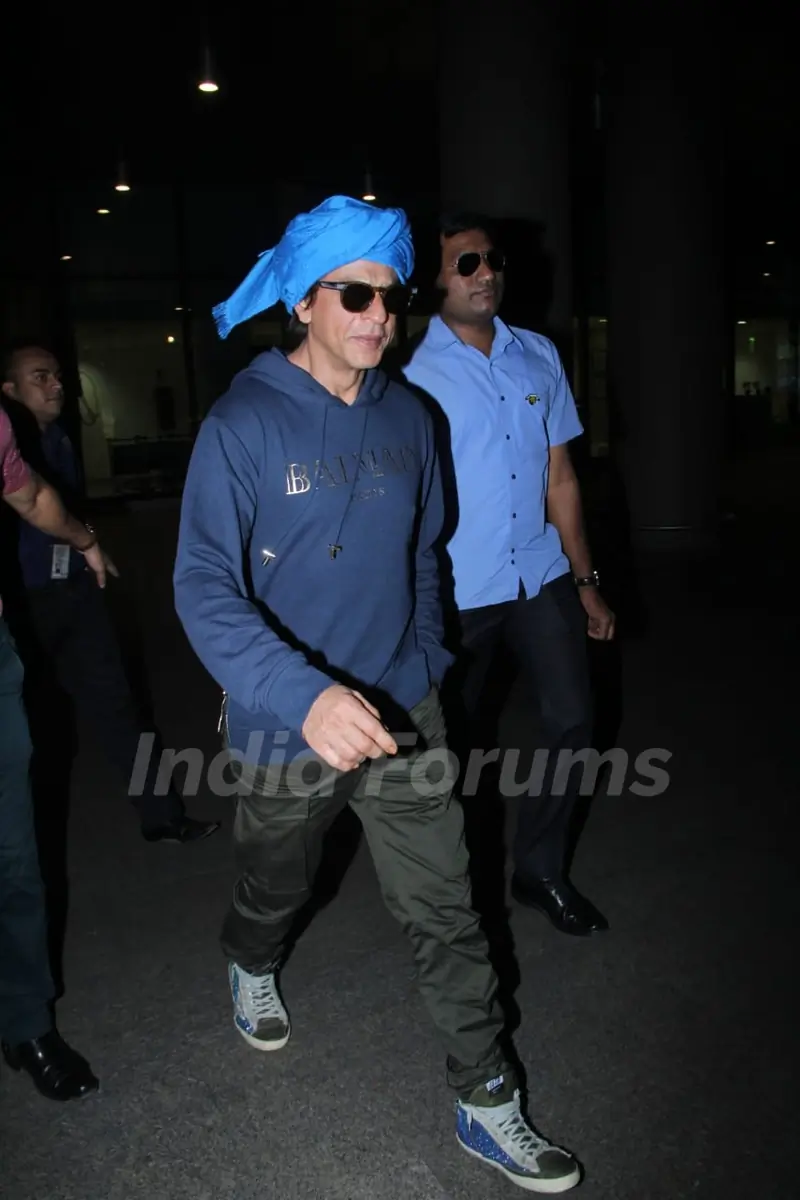 Shah Rukh Khan snapped at Mumbai Airport