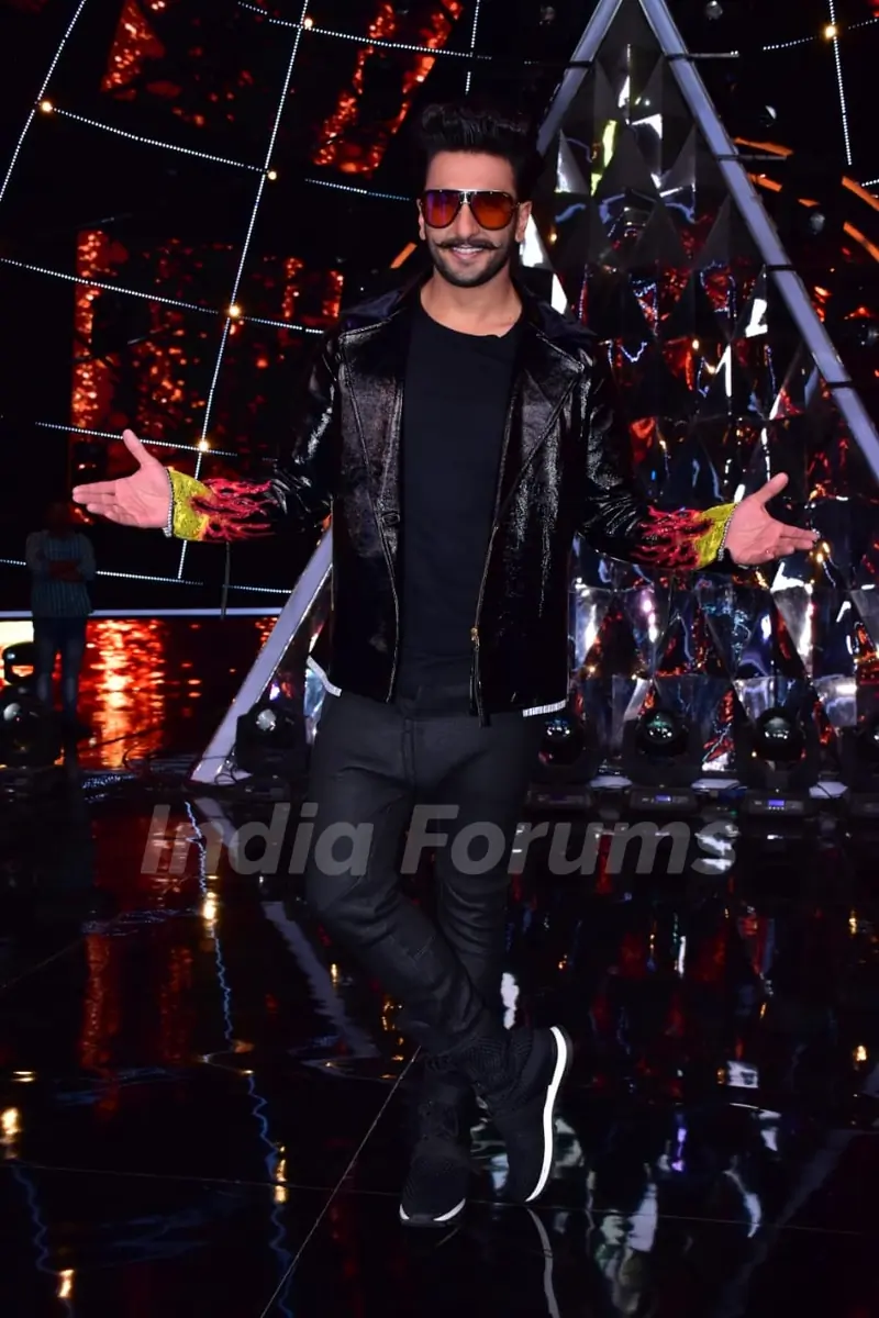 Ranveer Singh snapped on the sets of Indian Idol