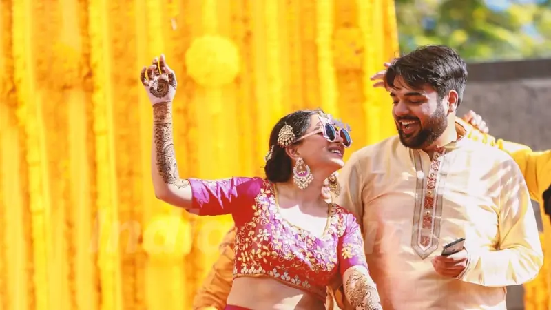 Shweta Basu Prasad dancing with Rohit Mittal on her Mehendi Ceremony