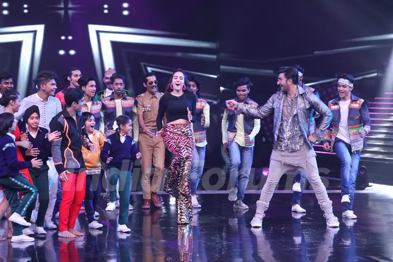 Ranveer Singh with Sara Ali Khan on the sets of Dance Plus 4