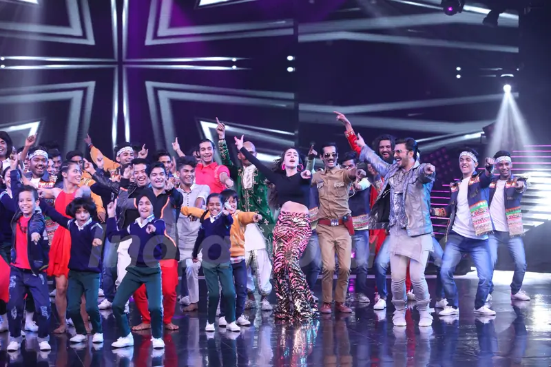 Ranveer Singh with Sara Ali Khan on the sets of Dance Plus 4