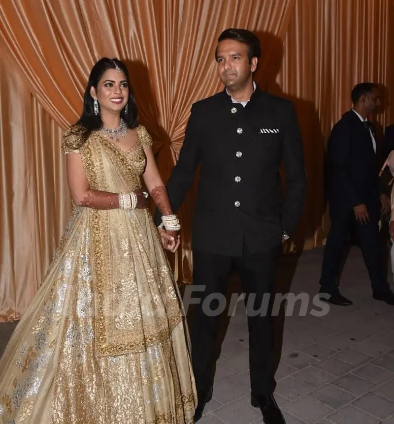 Isha Ambani and Anand Piramal at there reception