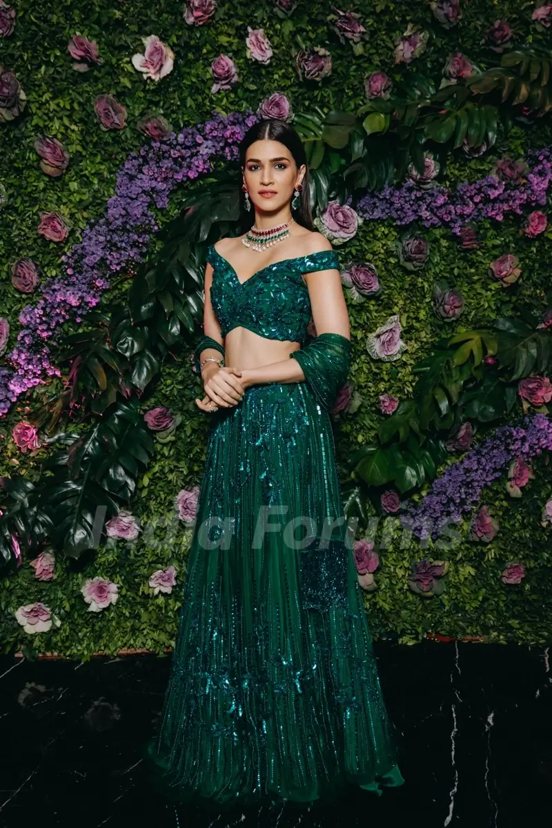 Kriti Sanon at Dinesh Vijan's cocktail party