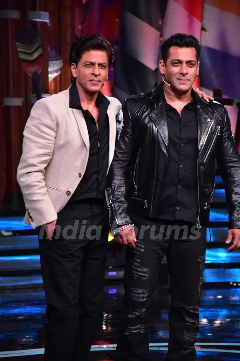 SRK and Salman Khan Snapped on the sets of Big Boss