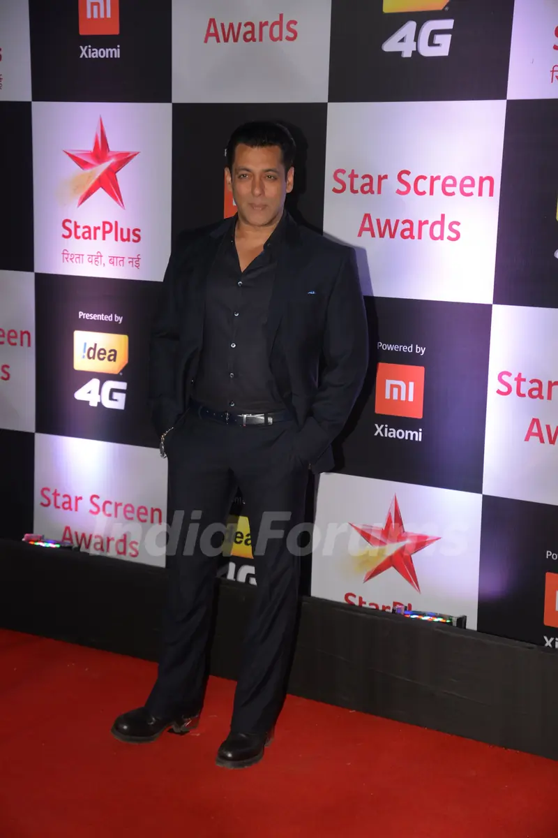 Salman Khan at Star Screen Awards 2018