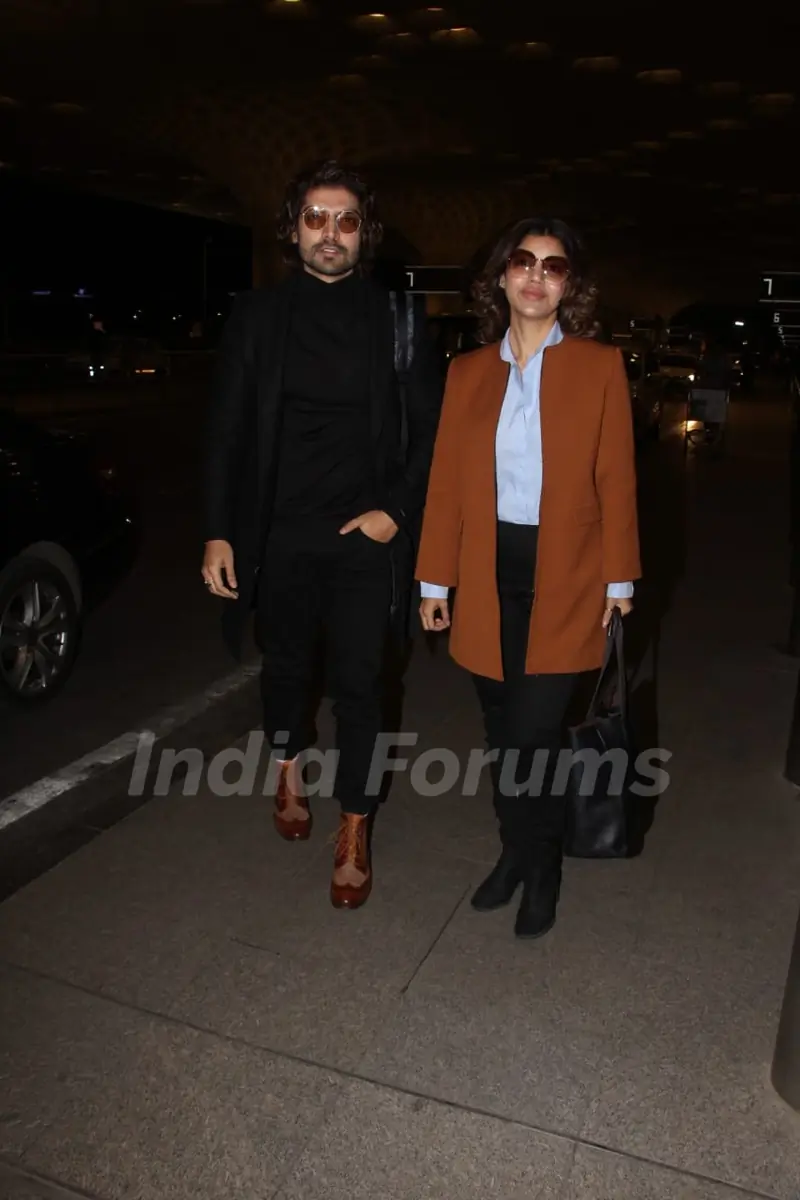 Gurmeet Choudhary and Debina Bonnerjee snapped at Mumbai Airport