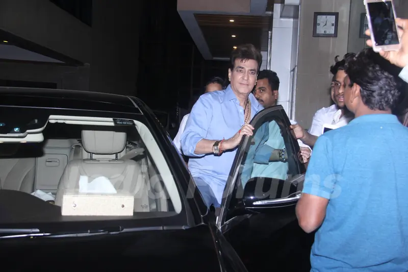 Bollywood actor Jeetendra meets fans