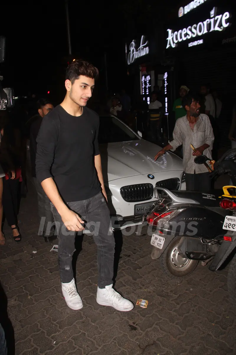 Ibrahim Ali Khan spotted around the town