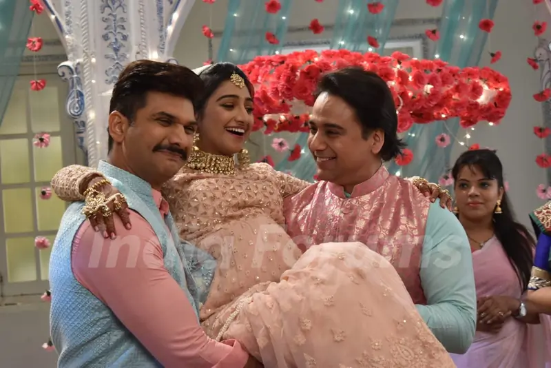 Kirti with Manish and Akhilesh at Baby Shower from Yeh Rishta Kya Kehlata Hai