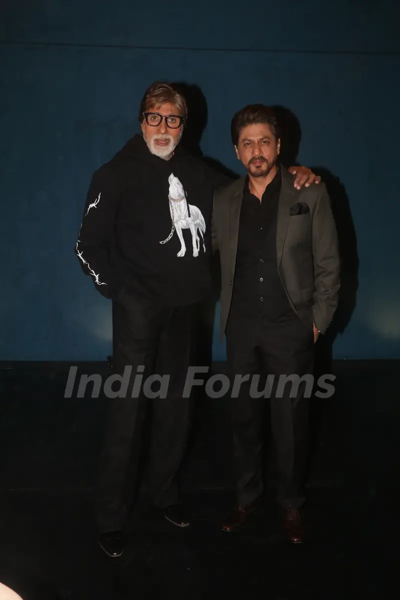 Amitabh Bachchan and Shah Rukh Khan at the promotions of the Badla
