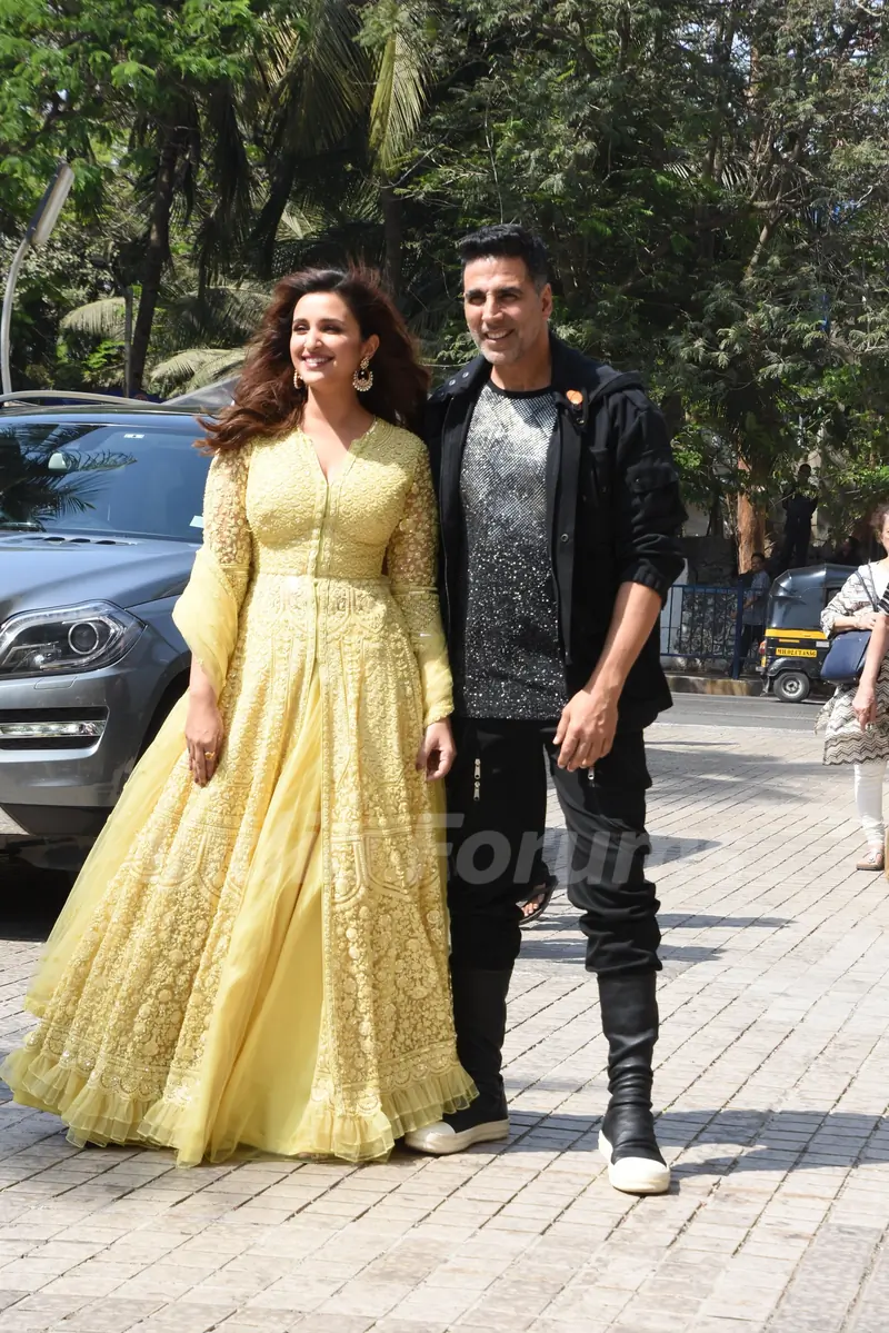 Akshaya and Parineeti at Kesari Press Conference