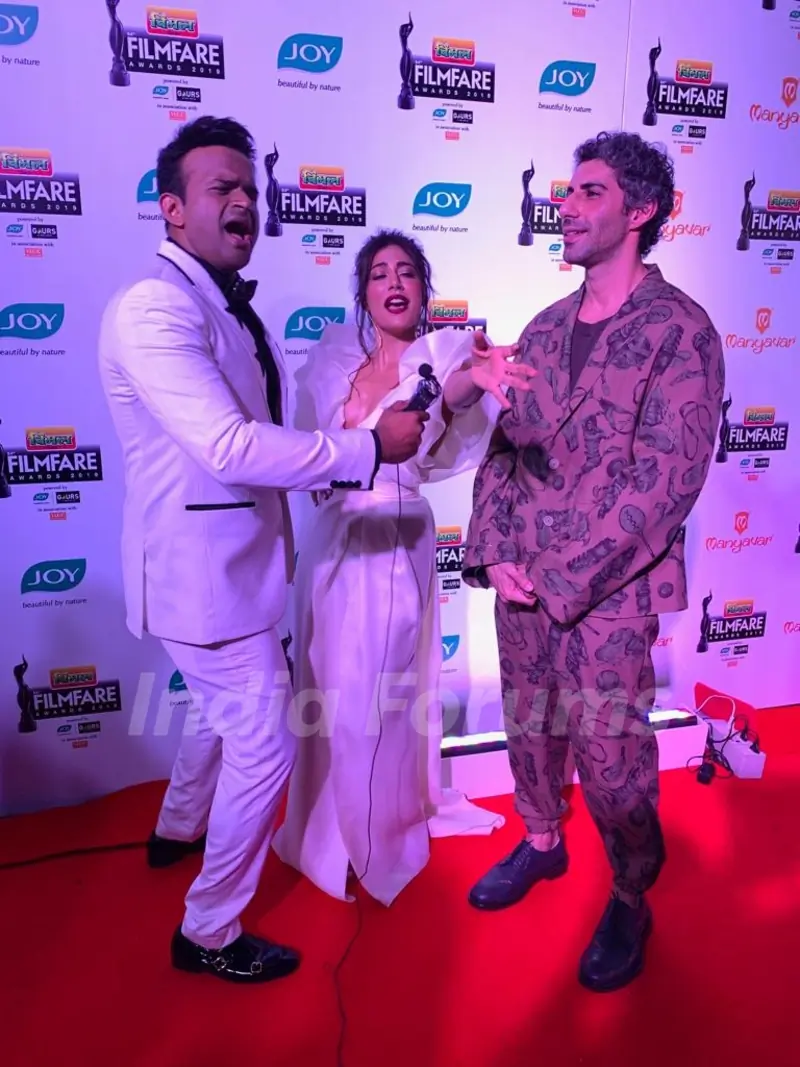 Bollywood Celebrities rock the Filmfare awards 2019!