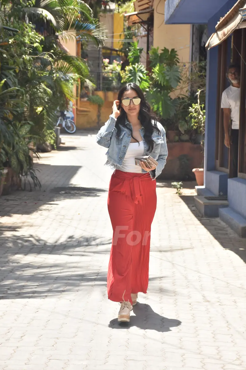 Kiara Advani snapped at Bandra