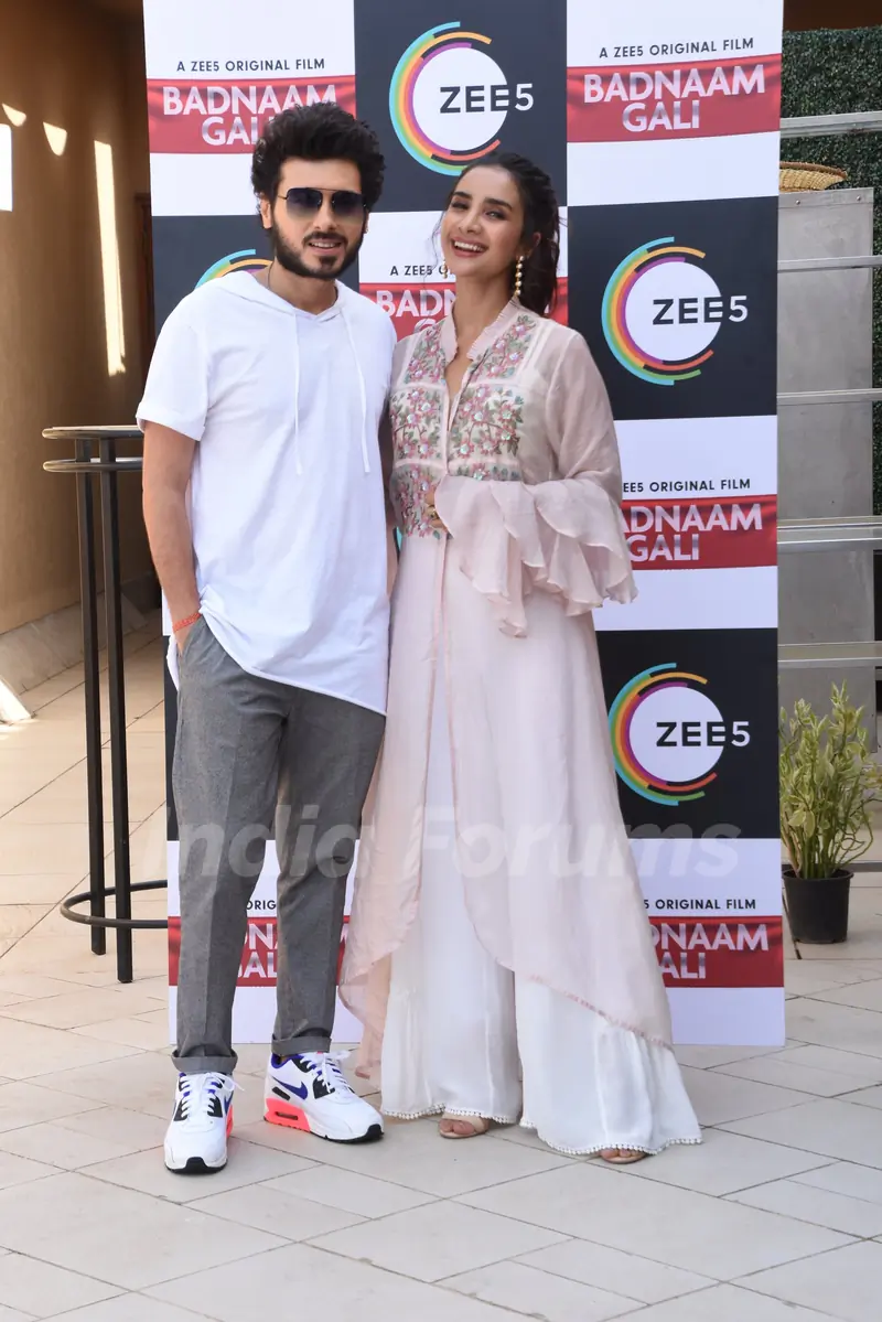 Divyendu-Patralekha snapped together