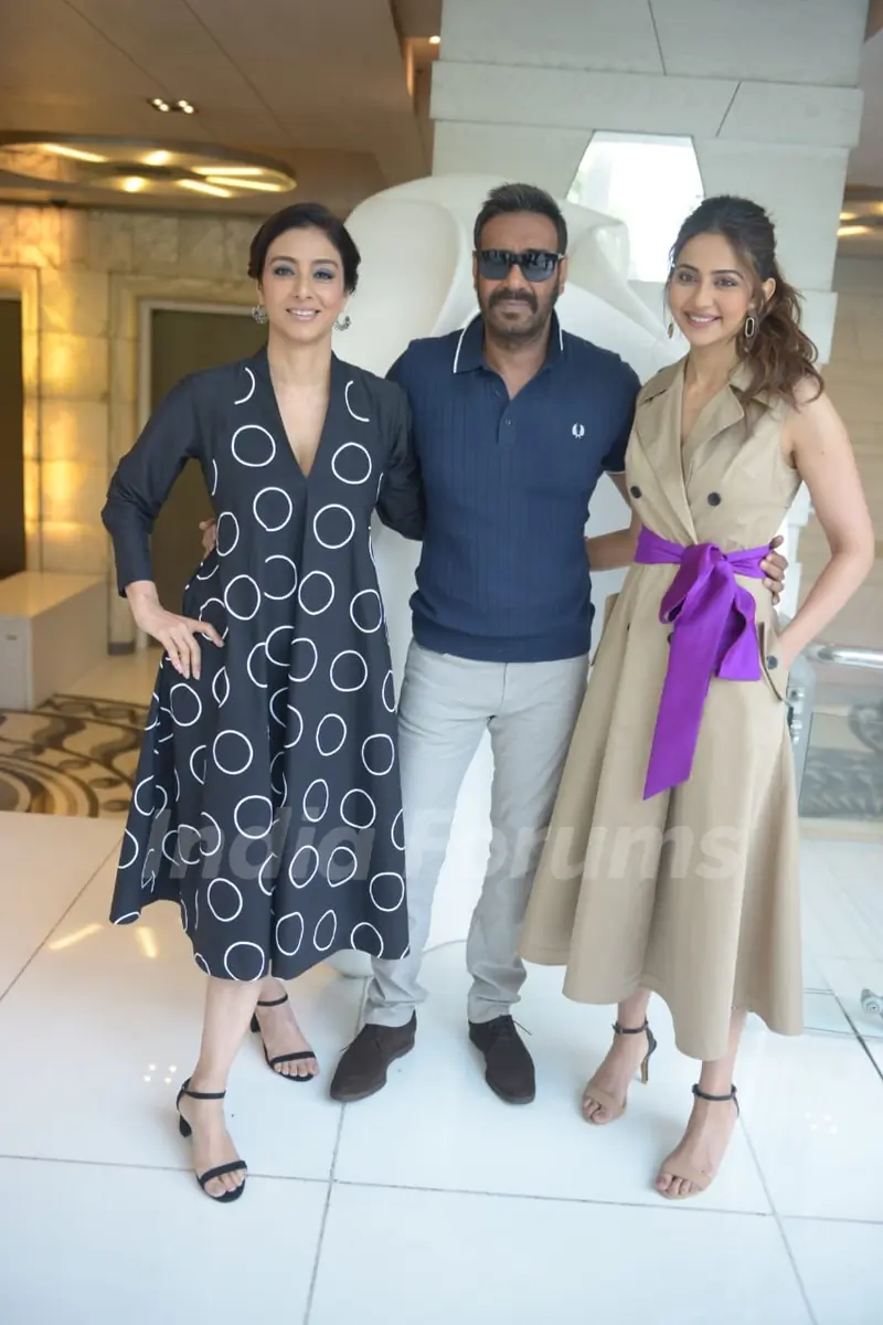 Tabassum Fatima Hashmi, Ajay Devgn with Rakul Preet Singh spotted at De De Pyar De promotions