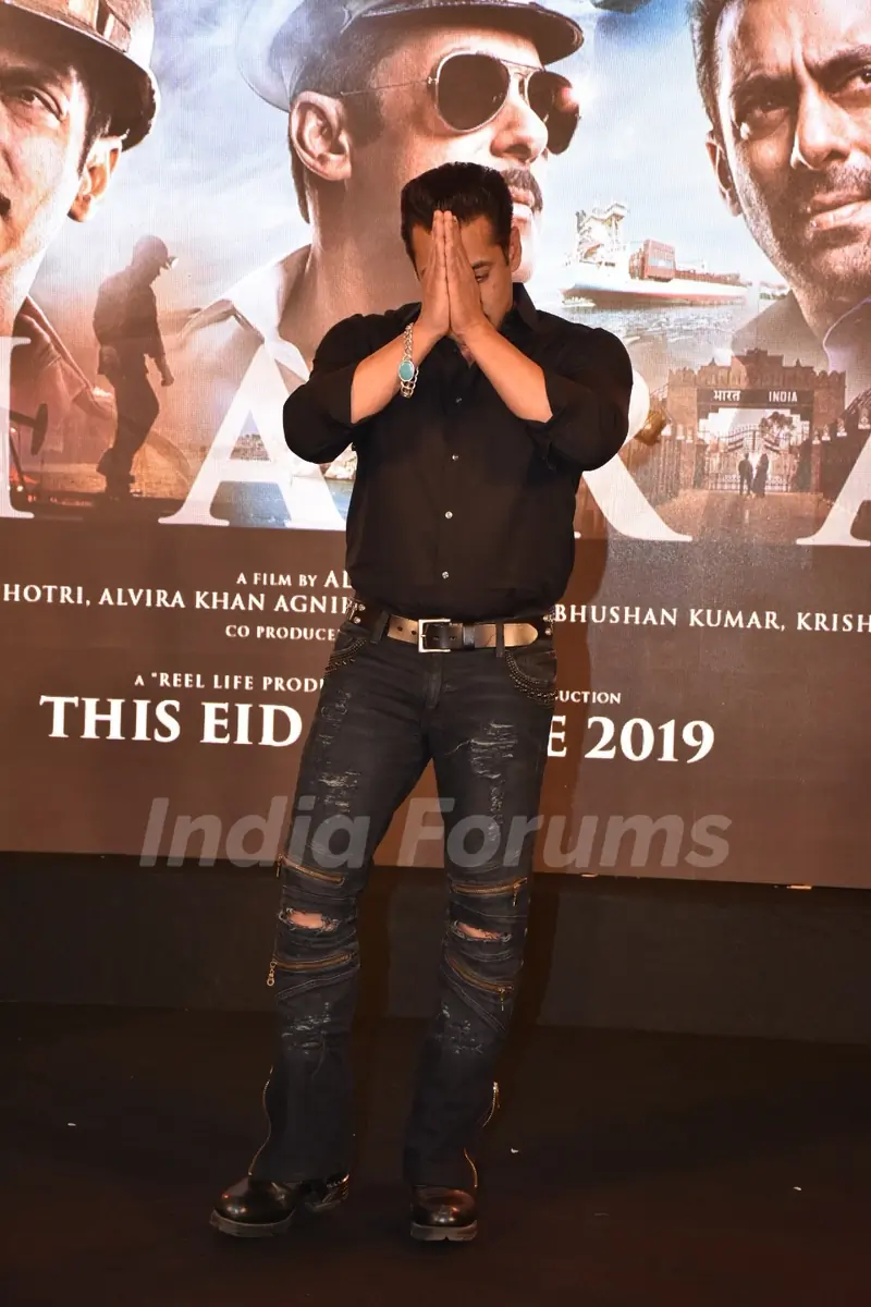 Salman Khan posing at Bharat song launch 