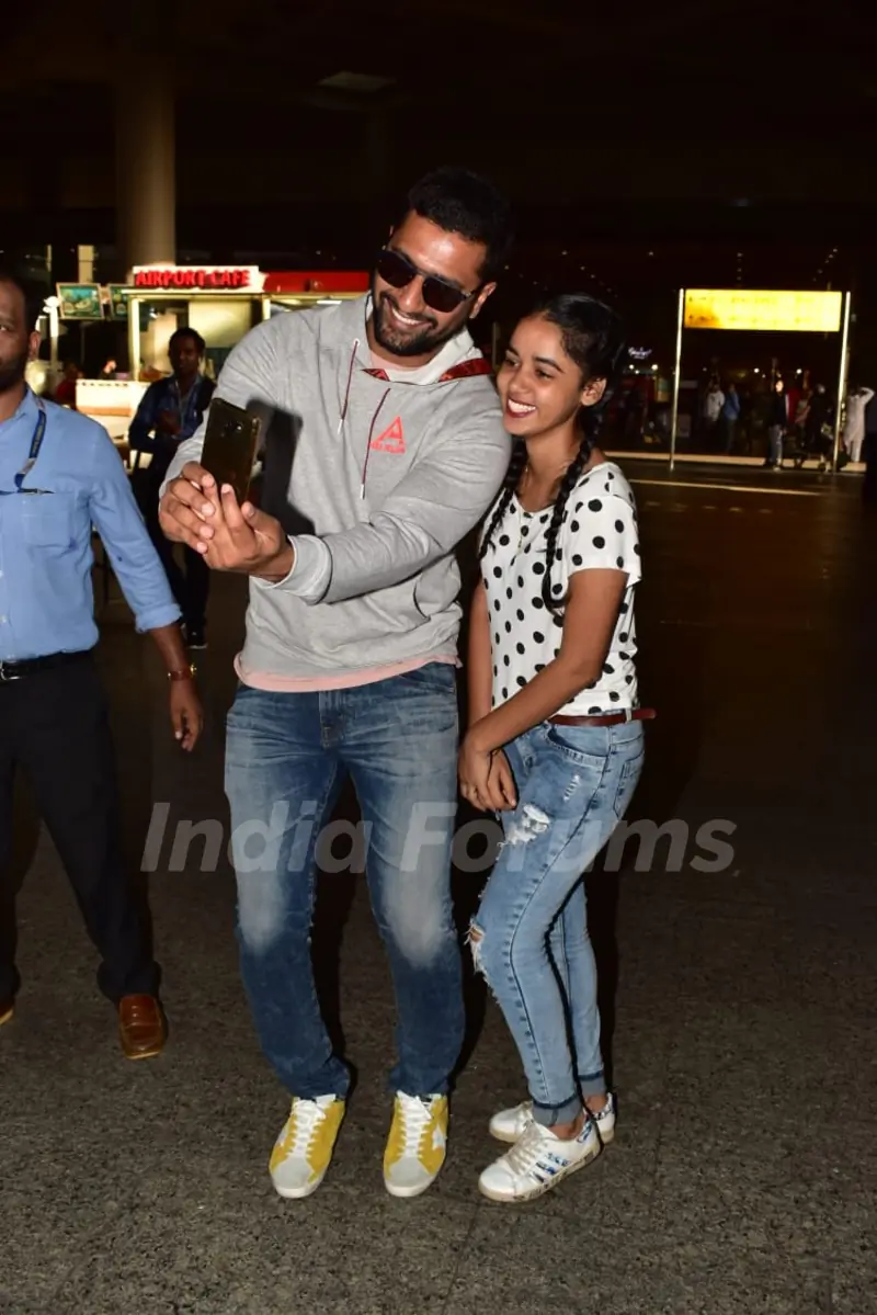 Vicky Kaushal with fan snapped around the town