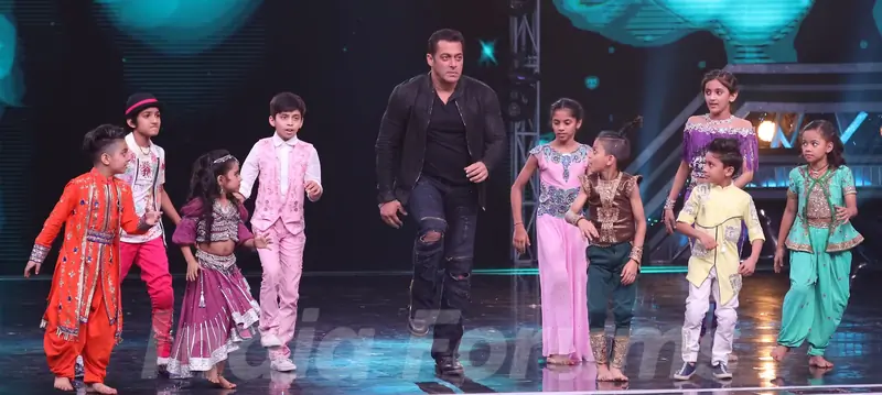 Salman Khan dances with the contestant on the sets of Super Dancer 3