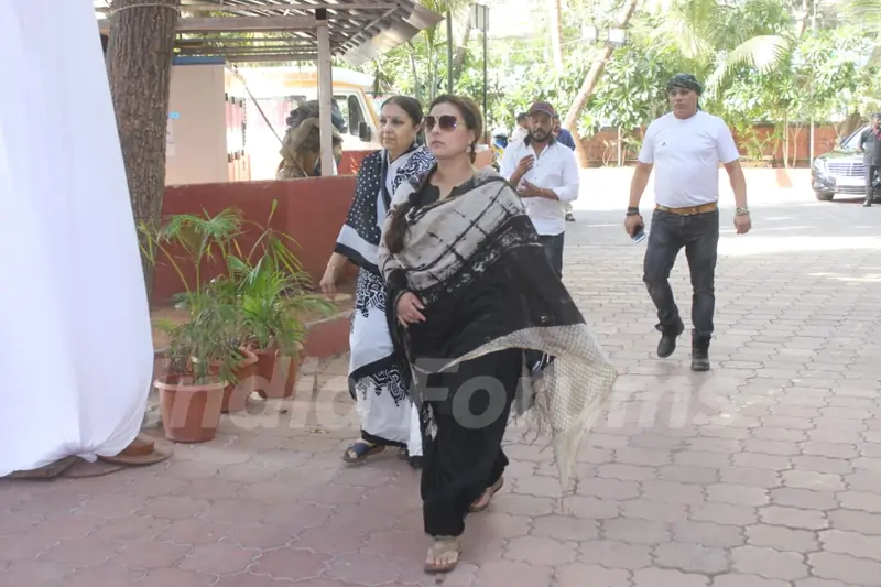 Celebrity at Veeru Devgan prayer meet 